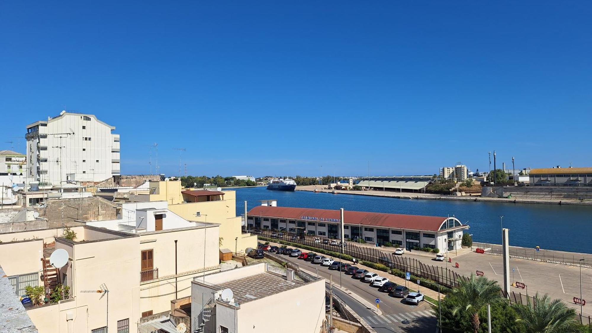 Attico Liberty Guest House Brindisi Esterno foto